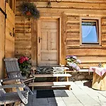 Dom Tomusik Apartmán